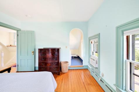 16 Millfield Street Woods Hole MA 02543