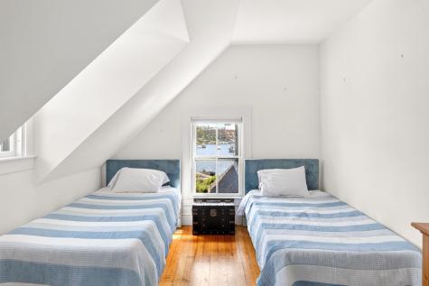 16 Millfield Street Woods Hole MA 02543