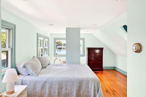 16 Millfield Street Woods Hole MA 02543