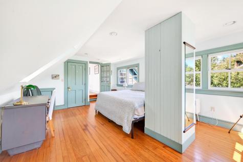 16 Millfield Street Woods Hole MA 02543