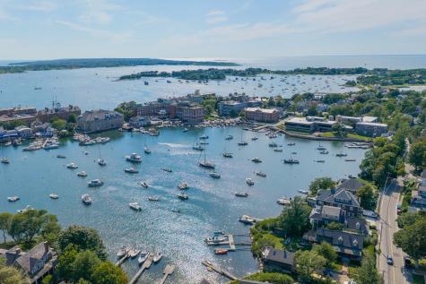16 Millfield Street Woods Hole MA 02543