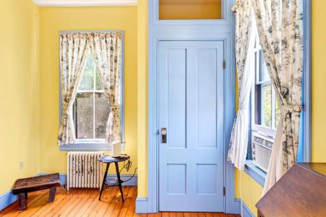 16 Millfield Street Woods Hole MA 02543