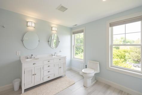 4 Leslie Street Falmouth MA 02543