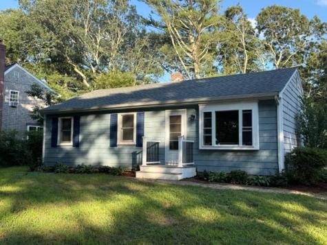 85 Cayuga Avenue Mashpee MA 02649