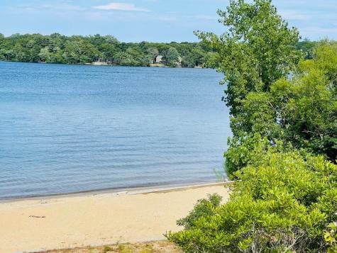 9 James Circle Mashpee MA 02649