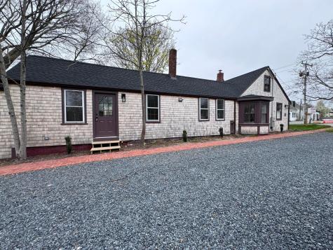 27 Pleasant Street Barnstable MA 02601