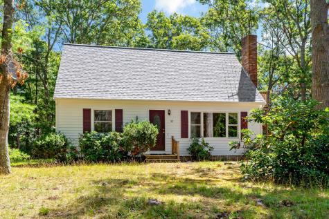 37 Redlands Road MA 02540