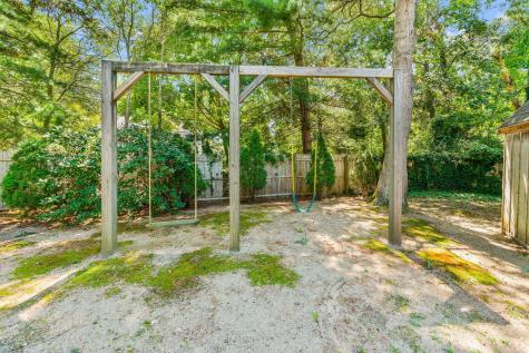 19 Rolling Acres Lane East Falmouth MA 02536