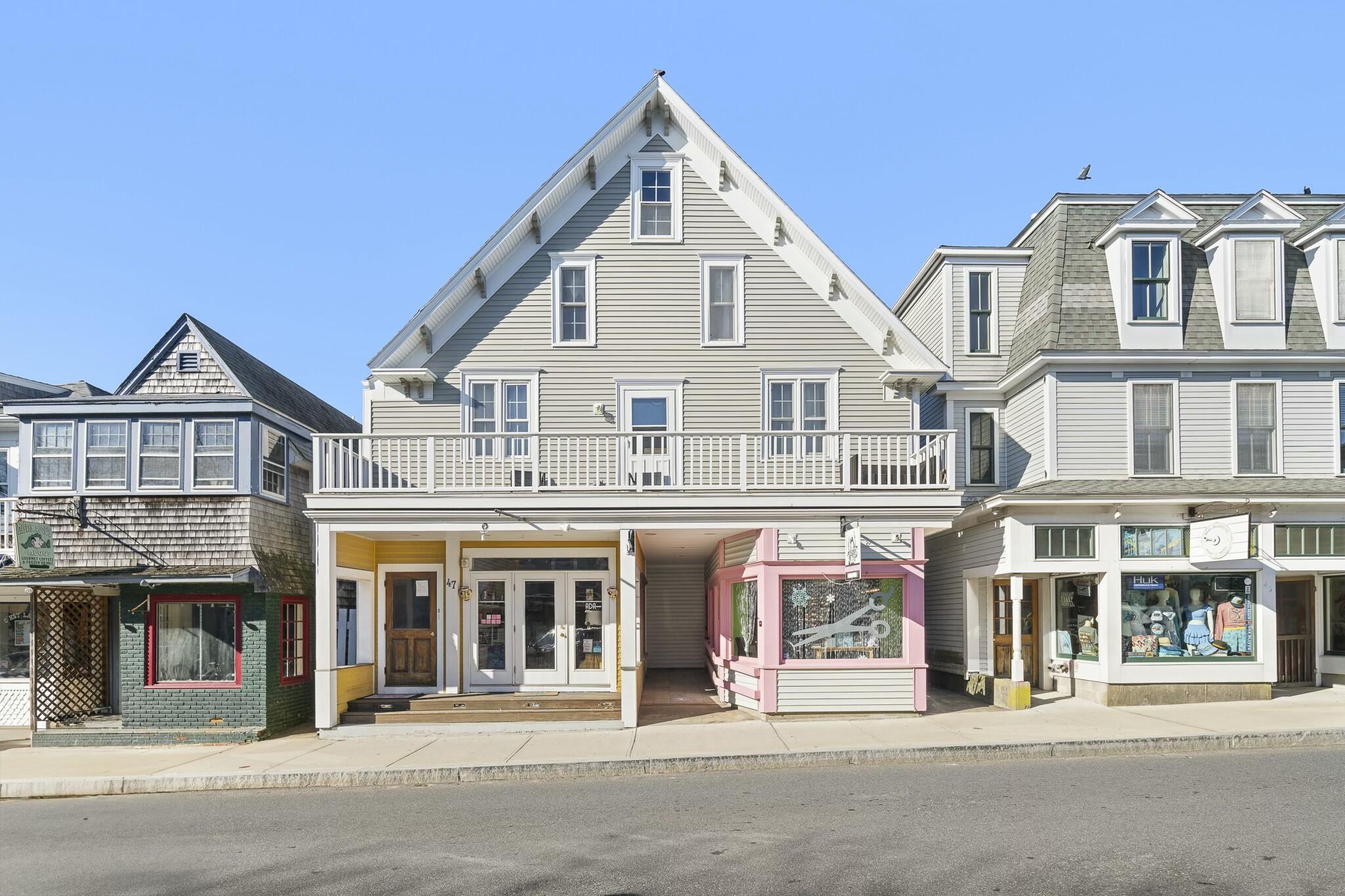 47 Circuit Avenue Oak Bluffs MA 02557
