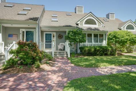 17 Meetinghouse Village Way Edgartown MA 02539
