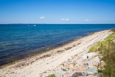 9 Beach Pebble Road Vineyard Haven MA 02568