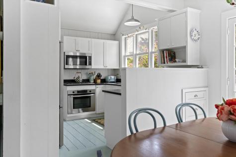 6 Brewster Avenue Oak Bluffs MA 02557