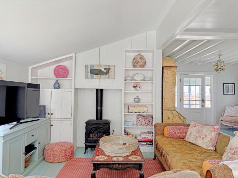 6 Brewster Avenue Oak Bluffs MA 02557