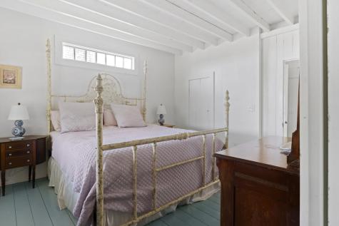 6 Brewster Avenue Oak Bluffs MA 02557