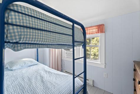 6 Brewster Avenue Oak Bluffs MA 02557