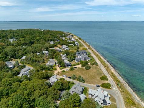 6 Brewster Avenue Oak Bluffs MA 02557