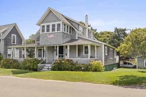 6 Brewster Avenue Oak Bluffs MA 02557