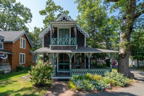 16 Cottage Oak Bluffs MA 02557