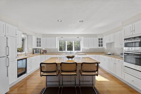 7 South Meadow Lane Oak Bluffs MA 02557