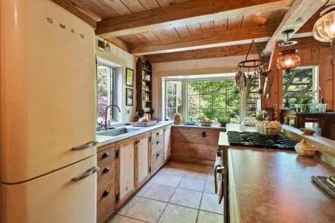 157 Ben Chase Road West Tisbury MA 02575