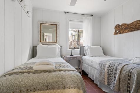 160 Bernard Circle Vineyard Haven MA 02568