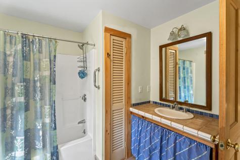 12 Wheelhouse Way Oak Bluffs MA 02557