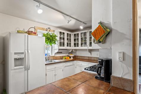 12 Wheelhouse Way Oak Bluffs MA 02557