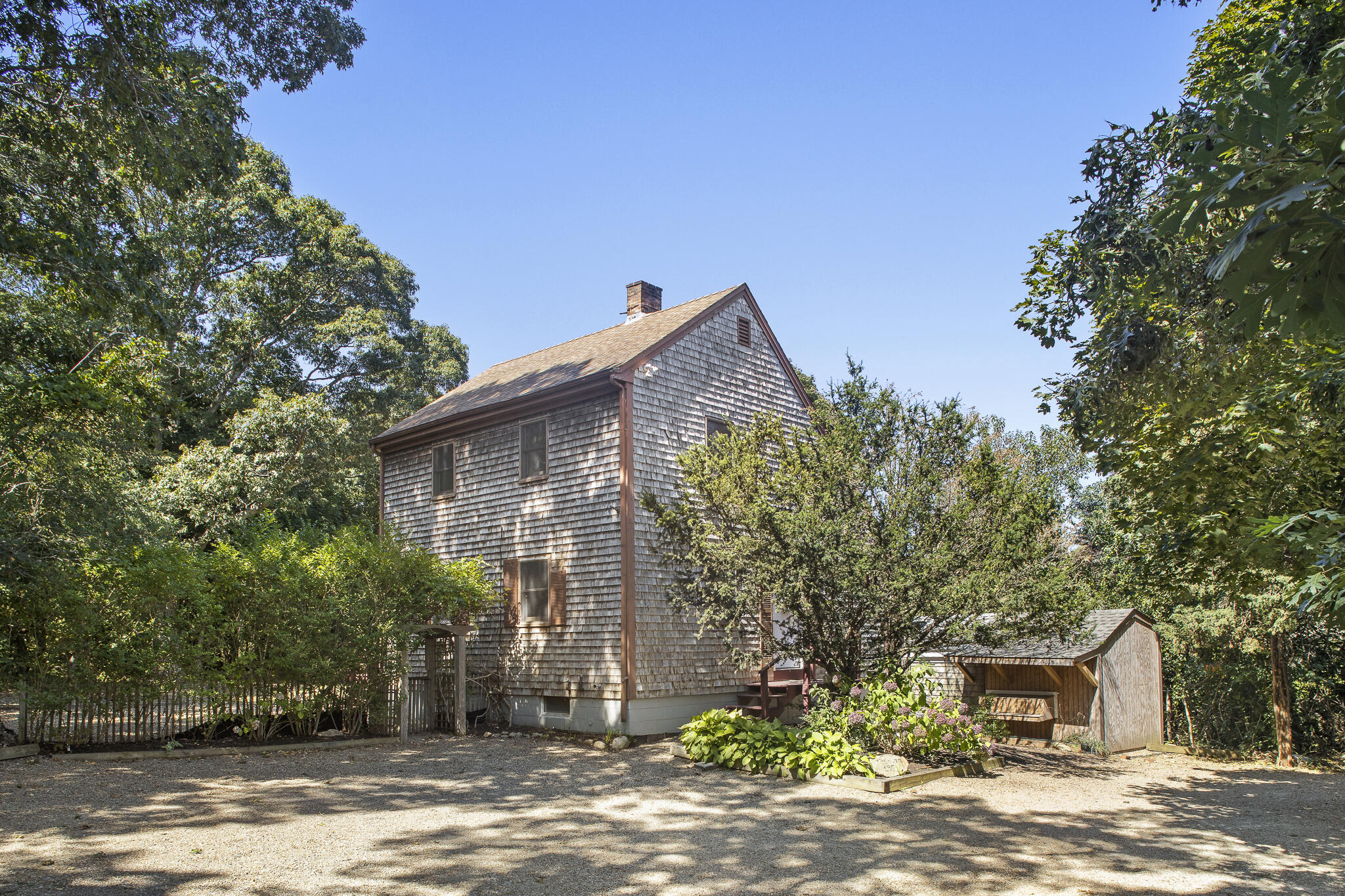 195 County Road Oak Bluffs MA 02557