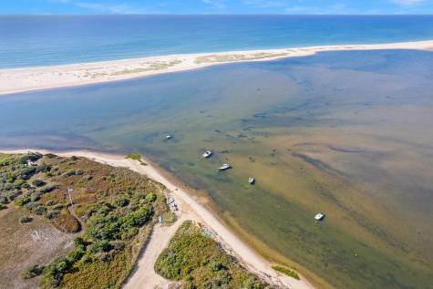 76 Washque Avenue Edgartown MA 02539