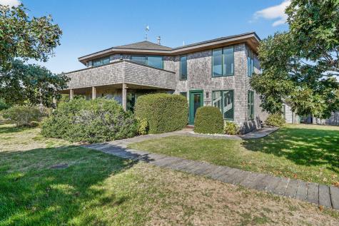 76 Washque Avenue Edgartown MA 02539
