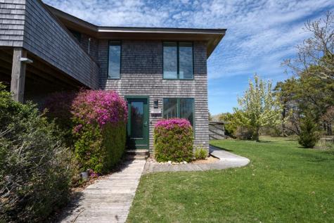 76 Washque Avenue Edgartown MA 02539
