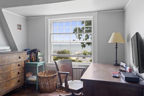 33 Goethals Way Vineyard Haven MA 02568