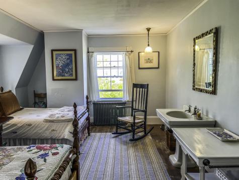 33 Goethals Way Vineyard Haven MA 02568