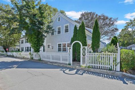 52 S Summer Street Edgartown MA 02539