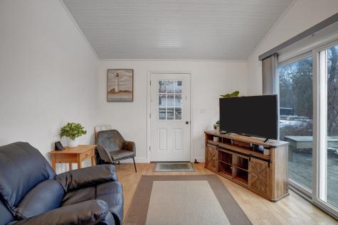 22 Oklahoma Avenue Vineyard Haven MA 02568