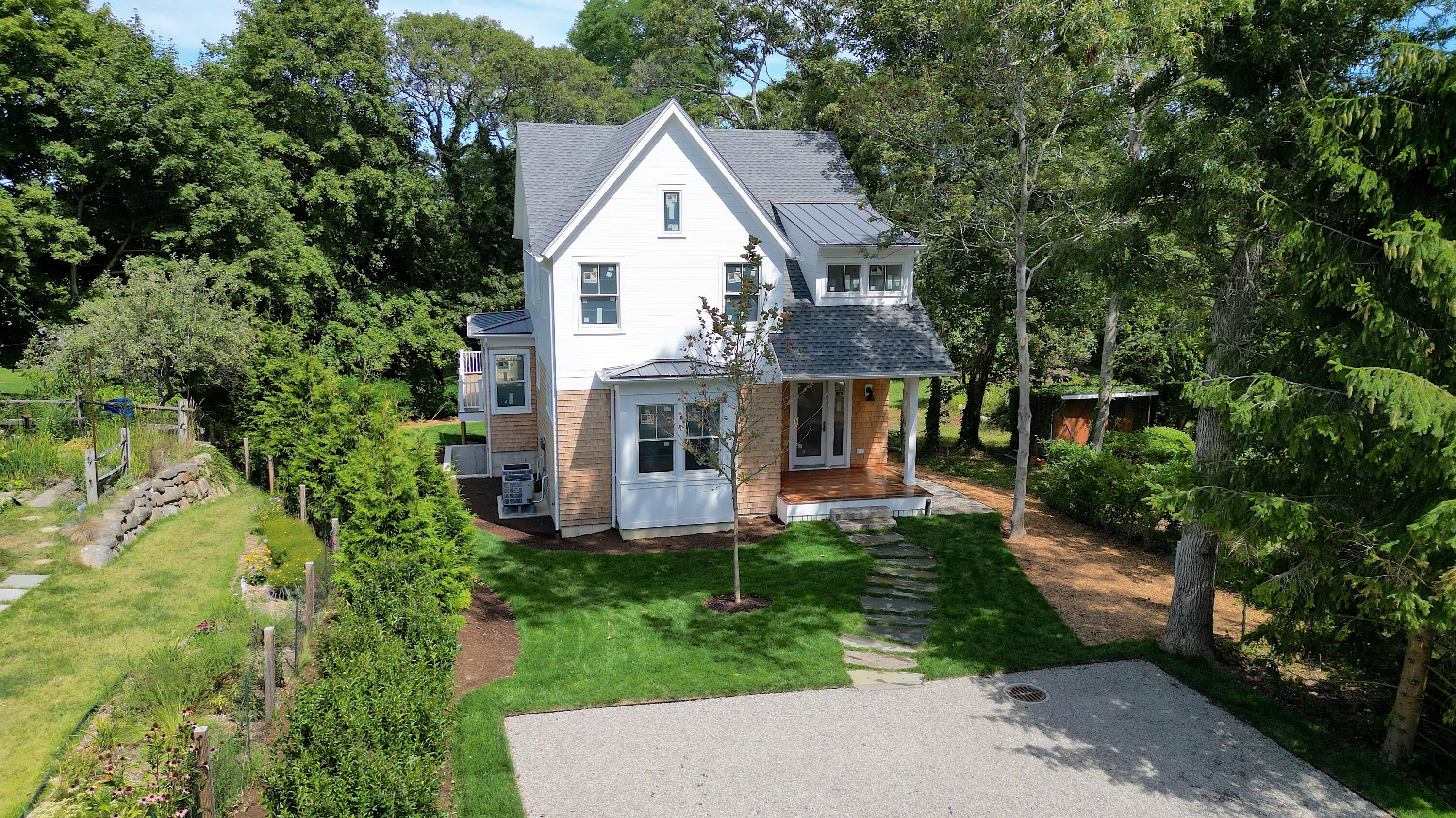 34 Davis Street Vineyard Haven MA 02568