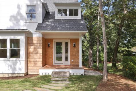34 Davis Street Vineyard Haven MA 02568