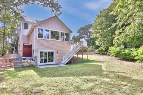 34 Davis Street Vineyard Haven MA 02568