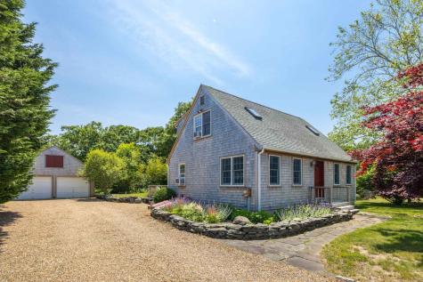 21 Dolly Lane Oak Bluffs MA 02557