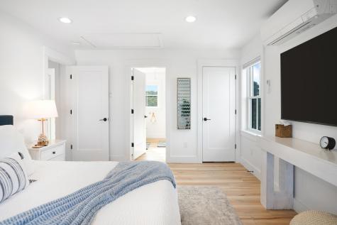 33 Lagoon Pond Road Vineyard Haven MA 02568