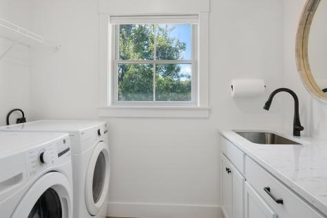 33 Lagoon Pond Road Vineyard Haven MA 02568