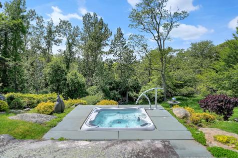 124 Old Farm Road Chilmark MA 02535