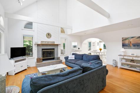 12 Duarte Circle Edgartown MA 02539