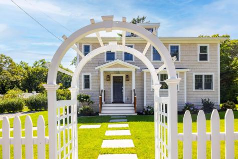 5 Pine Tree Lane Vineyard Haven MA 02568