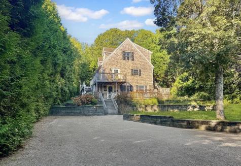 22 Old Lighthouse Road Vineyard Haven MA 02568