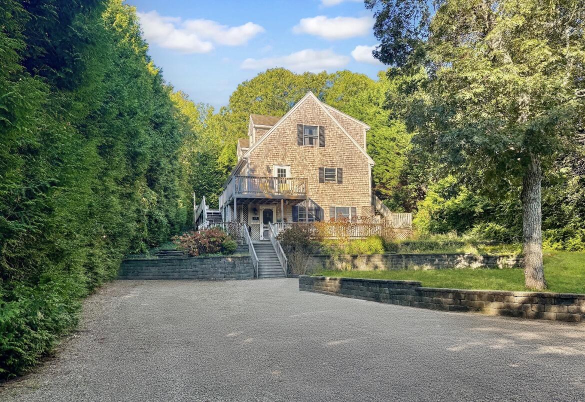 22 Old Lighthouse Road Vineyard Haven MA 02568