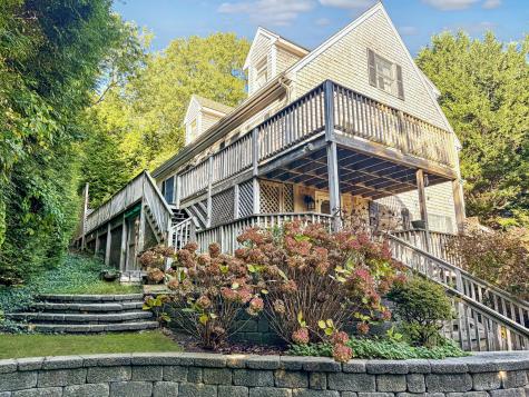 22 Old Lighthouse Road Vineyard Haven MA 02568