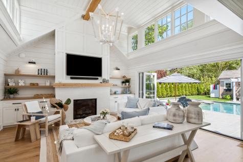 43 Peases Point Way S Edgartown MA 02539