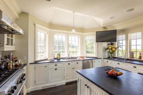 7 Clay Pit Lane Aquinnah MA 02535