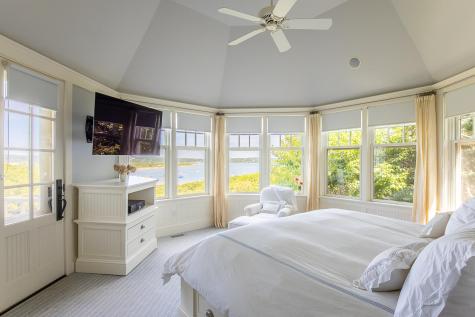 7 Clay Pit Lane Aquinnah MA 02535